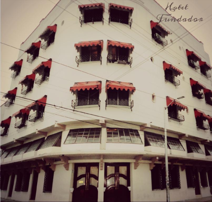 Hotel Fundador Monterrey Esterno foto